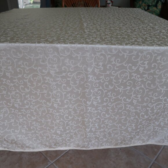 Lenox Opal Innocence 58" x 88" Oblong Tablecloth Champagne - Picture 7 of 7